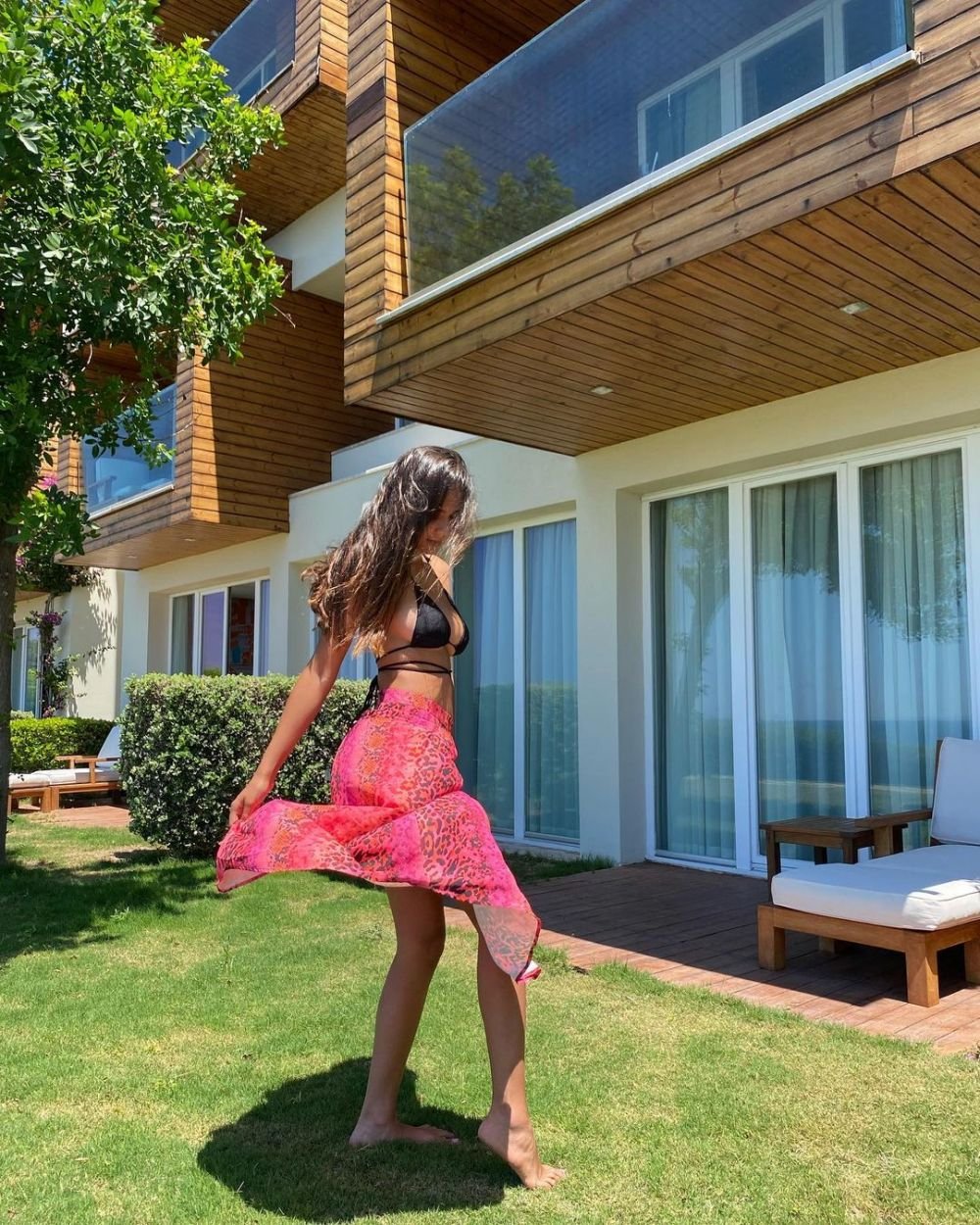 Influencerița arestată după ce s-a fotografiat într-un muzeu din Amsterdam! Riscă trei ani de închisoare_19