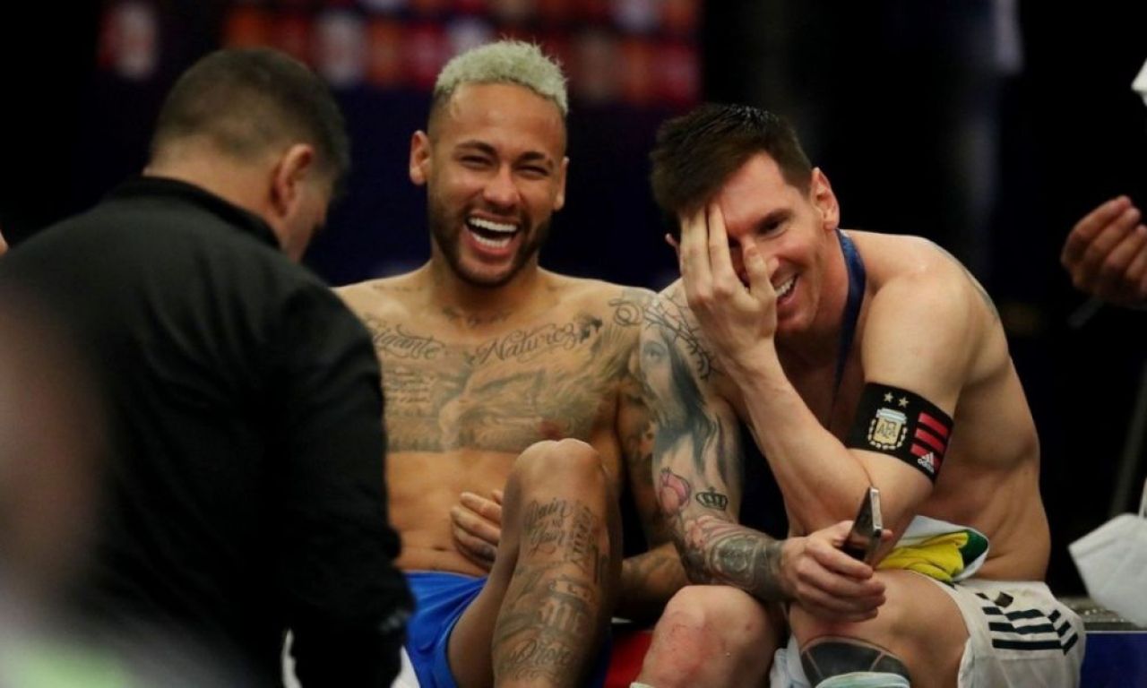 Și-a anunțat în lacrimi despărțirea de Barcelona, acum se îndreaptă către Paris. Messi face mâine vizita medicală la PSG_3