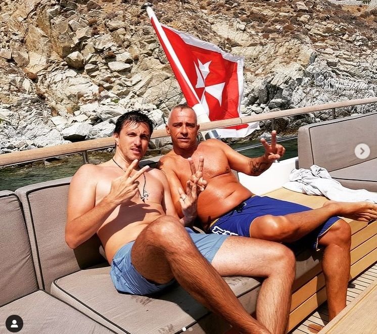 Mykonos nesănătos. Săvulescu, dat pe mâna justiției de gafa fostei soții a lui Eros Ramazzotti!_4