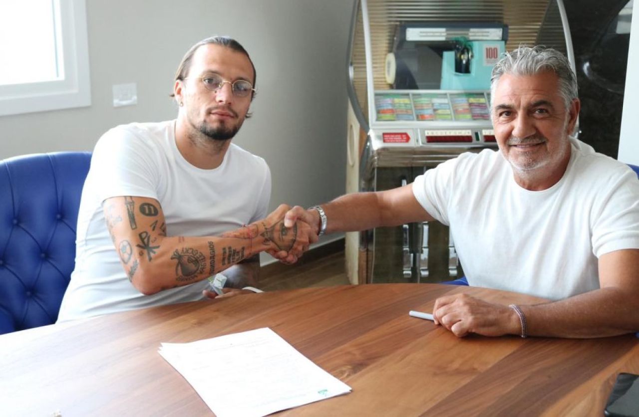 OFICIAL | Vasile Mogoș a semnat cu Crotone până în 2024! _8
