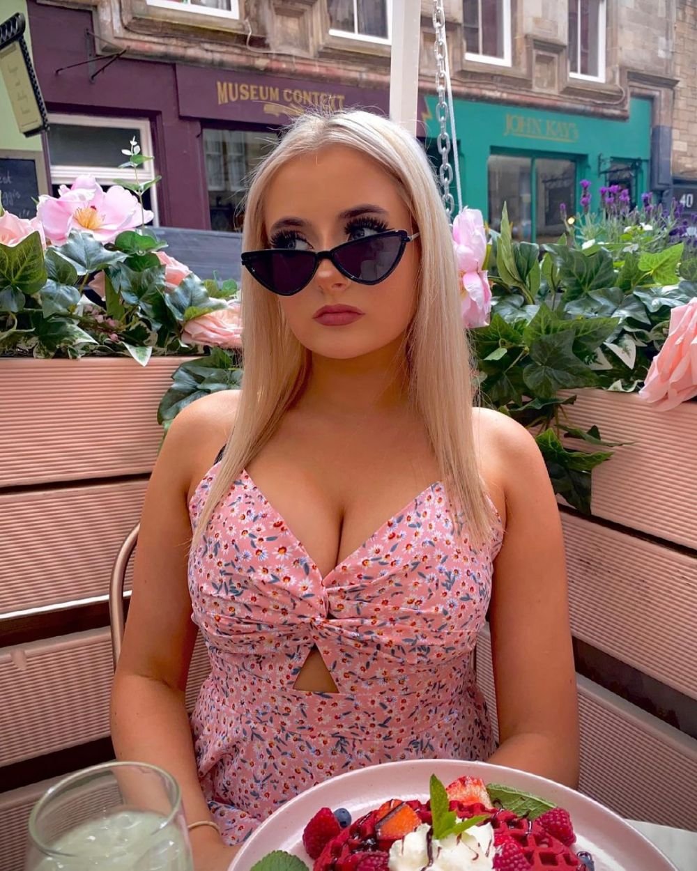 „M-am lăsat de școală pentru a deveni star TikTok!” Tânăra de 16 ani care a înfuriat milioane de oameni _5