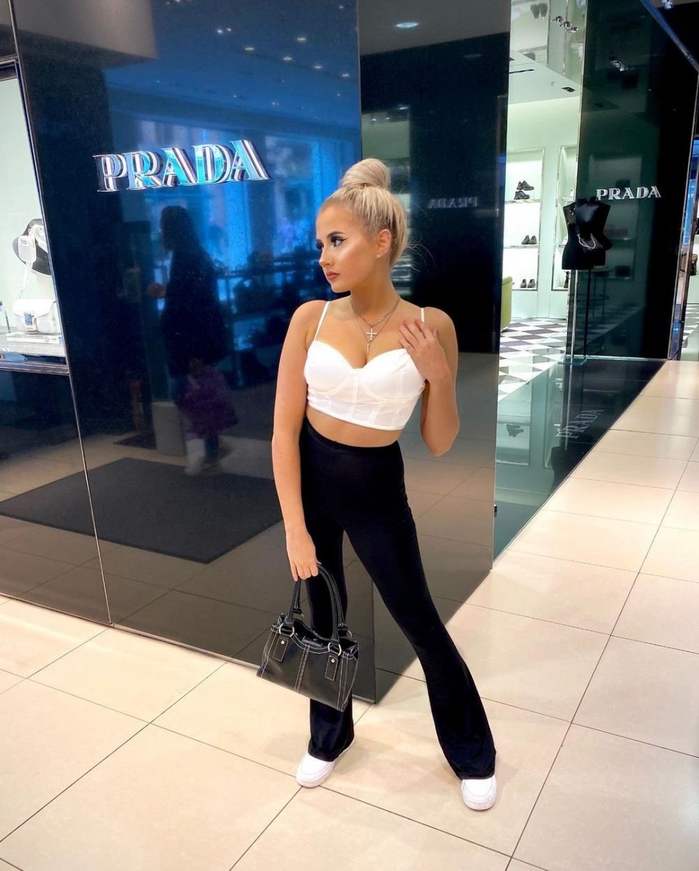„M-am lăsat de școală pentru a deveni star TikTok!” Tânăra de 16 ani care a înfuriat milioane de oameni _11