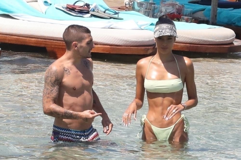 FOTO Marco Verratti, vacanță de vis alături de noua lui soție. Ipostazele tandre &icirc;n care au fost surprinși cei doi