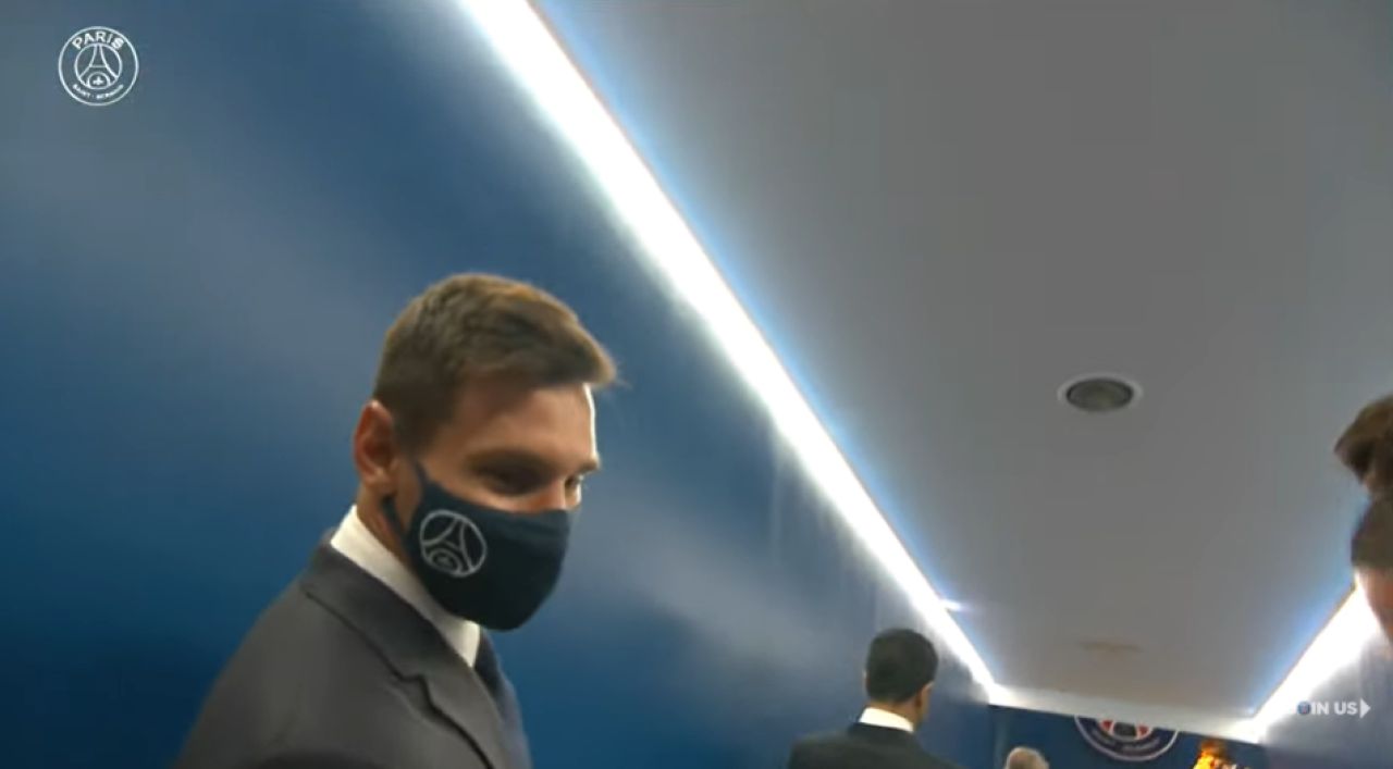 VIDEO Lionel Messi, prezentat oficial la PSG. Atmosferă incendiară la întâlnirea dintre fani și startul argentinian_15