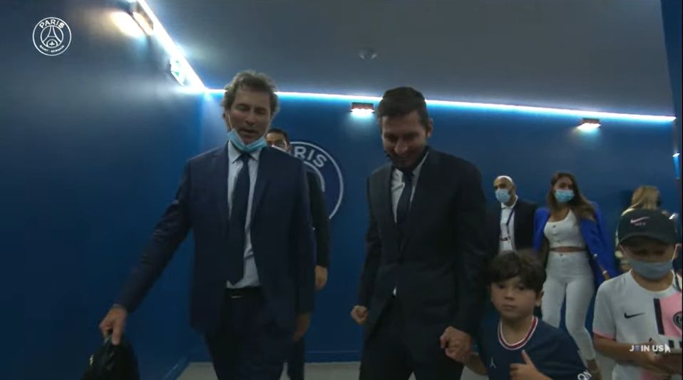 FOTO Antonela Roccuzzo, apariție spectaculoasă la prezentarea lui Lionel Messi. Cei trei băieți au fost alături de ei _4