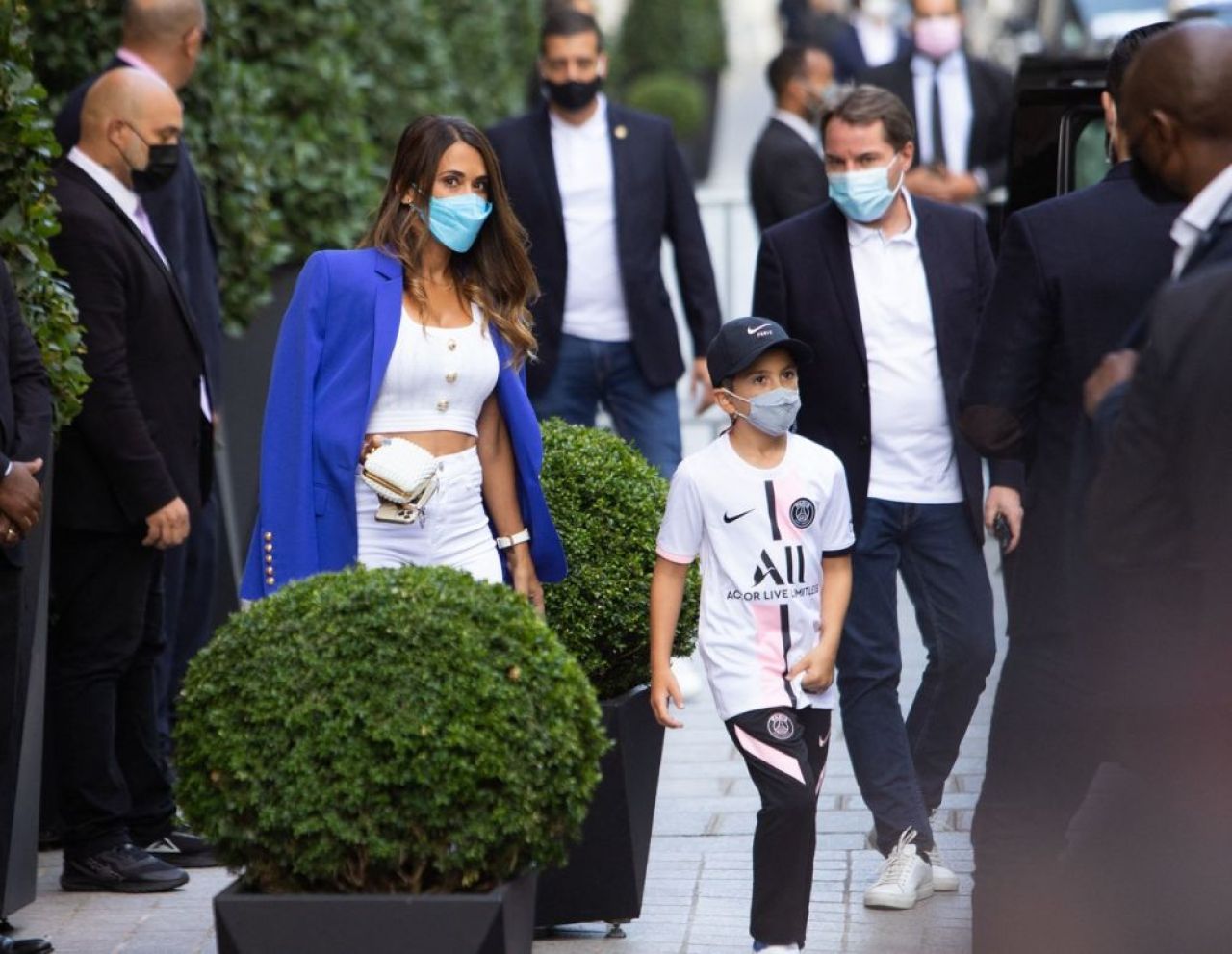 FOTO Antonela Roccuzzo, apariție spectaculoasă la prezentarea lui Lionel Messi. Cei trei băieți au fost alături de ei _11