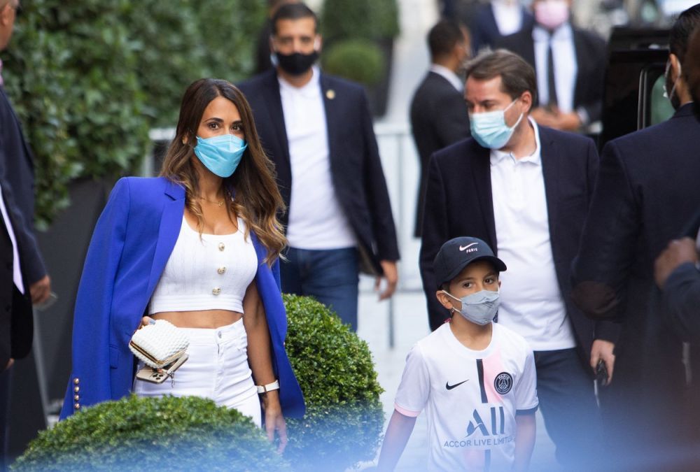 FOTO Antonela Roccuzzo, apariție spectaculoasă la prezentarea lui Lionel Messi. Cei trei băieți au fost alături de ei _12