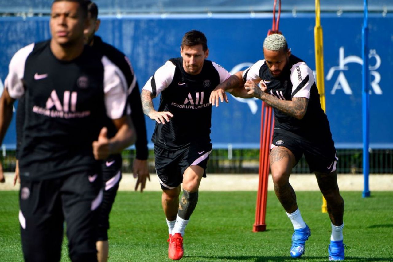 Stabilește record după record. Suma incredibilă obținută din vânzările de tricouri cu Messi, în primele 24 de ore _1