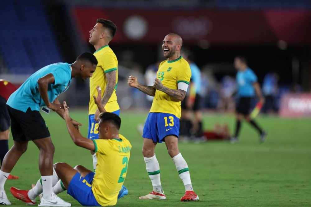Chiar nu se mai satură de fotbal! Dani Alves, aproape de un nou club, la 38 de ani_4