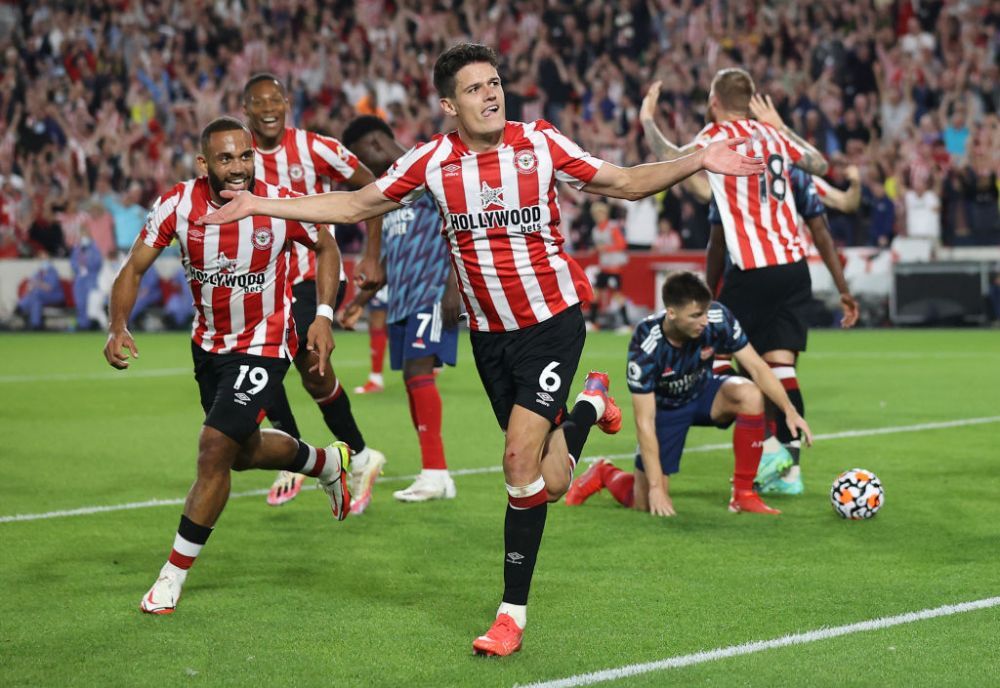 Victorie de senzație pentru Brentford, la debutul în Premier League. Reacția unui fan a impresionat o lume întreagă_3