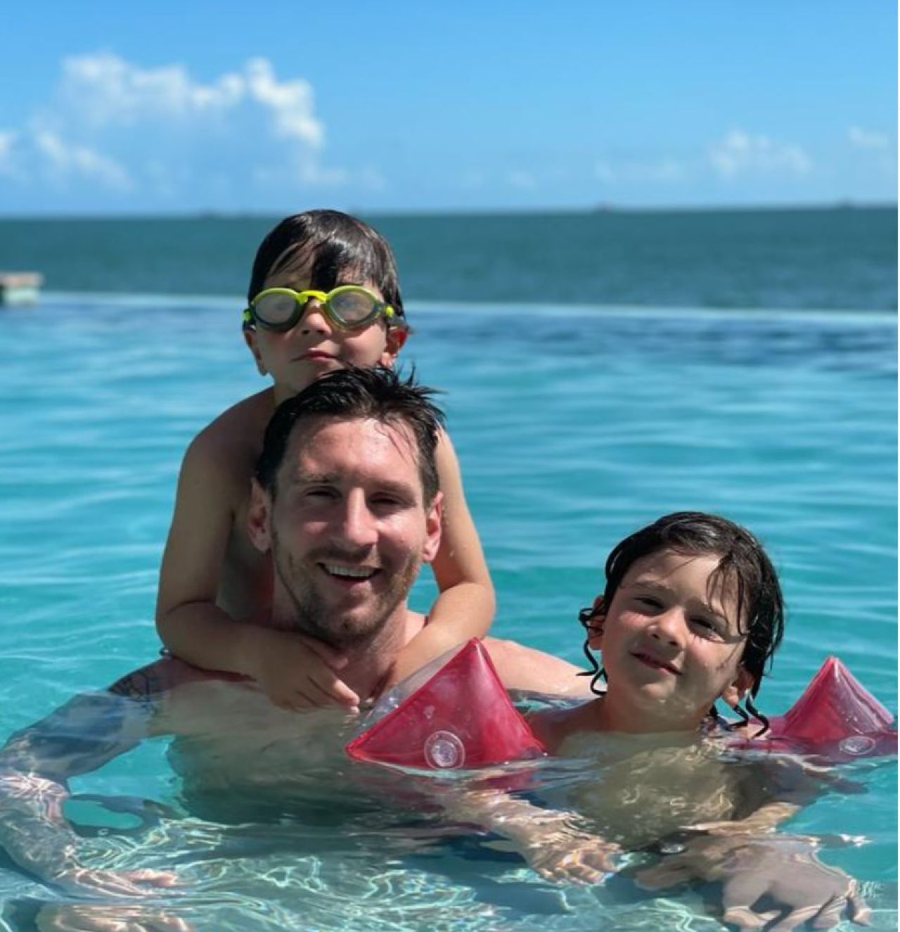 VIDEO Messi, urmărit peste tot la Paris, inclusiv la cumpărături! Gestul pe care l-a făcut Mateo, fiul fotbalistului_6