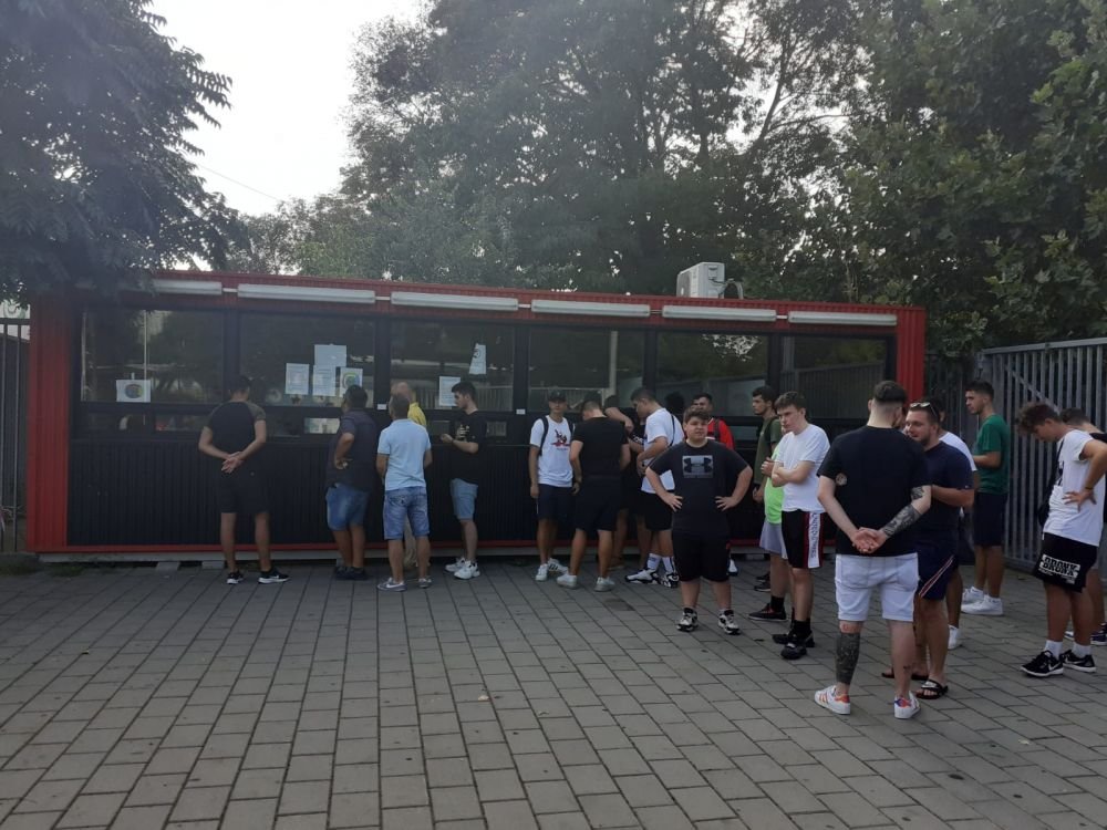 FOTO | S-au încins spiritele în ziua derbiului dintre Rapid și FCSB! Suporterii „roș-albaștri”, mesaj incitator_4
