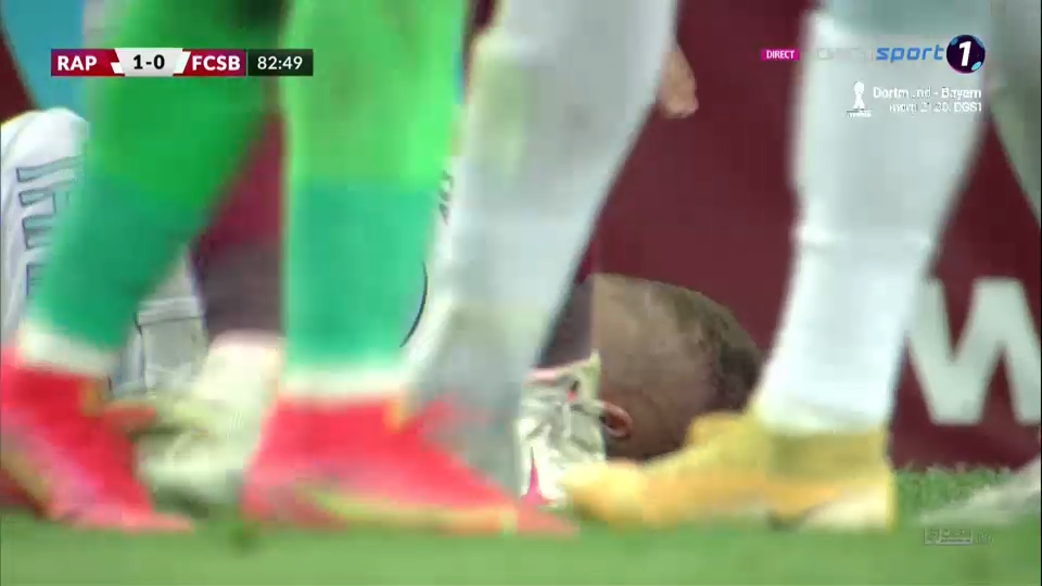 Bătaie în finalul derby-ului! Șerban i-a bagat mâna în gât lui Belu-Iordache. Sefer, placaj ca la rugby la jucătorul FCSB _16