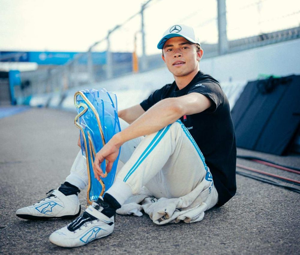 Rezerva lui Hamilton și Mercedes EQ sunt noii campioni din Formula E! Ei s-au impus în competiția auto a viitorului_4