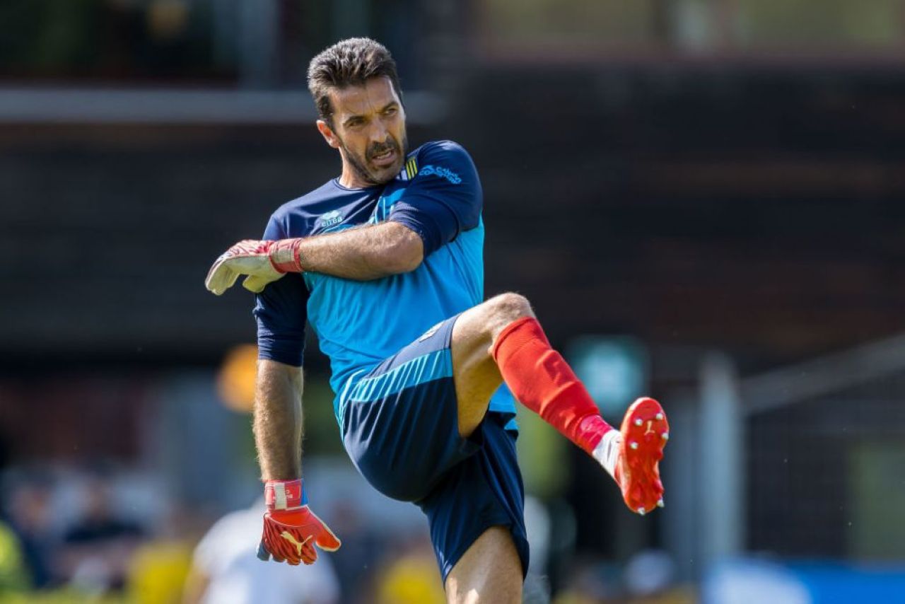 De cine și-a amintit Buffon când a discutat cu Dennis Man. Dezvăluirea românului de la Parma_4