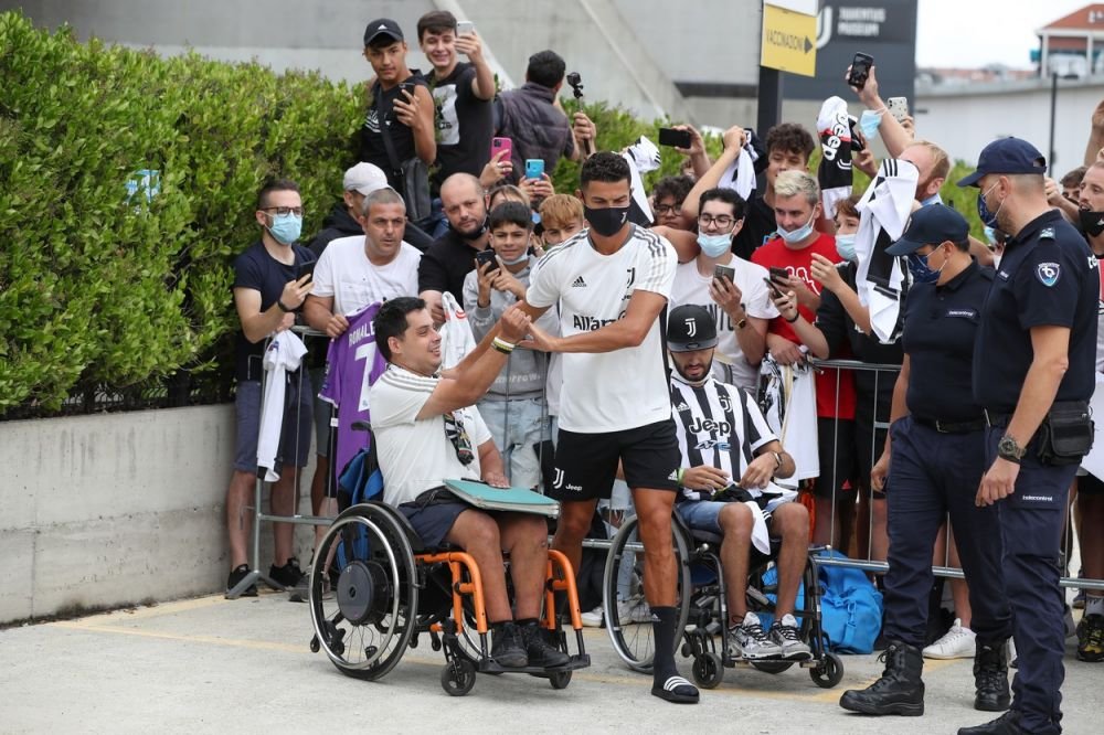 Cristiano Ronaldo la Manchester City? Ce a declarat un apropiat al starului despre această informație _11