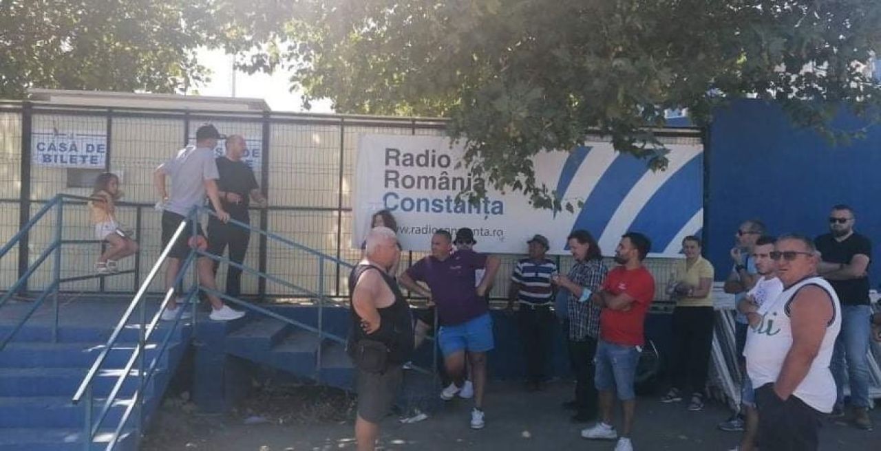 „Câinii” nu renunță la luptă! Dinamoviștii au făcut coadă la bilete pentru meciul cu Farul_1
