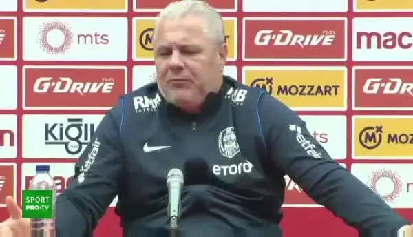 One Man Show cu Șumudică! Antrenorul CFR-ului i-a cucerit pe s&acirc;rbi la conferința de presă și a fost aplaudat