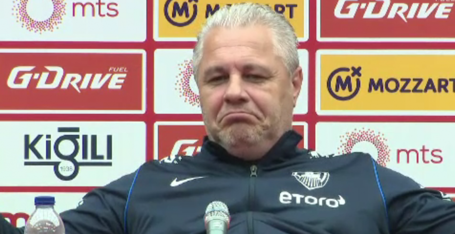 VIDEO | Șumudică, One Man Show ! Antrenorul CFR-ului i-a cucerit pe s&acirc;rbi la conferința de presă și a fost aplaudat