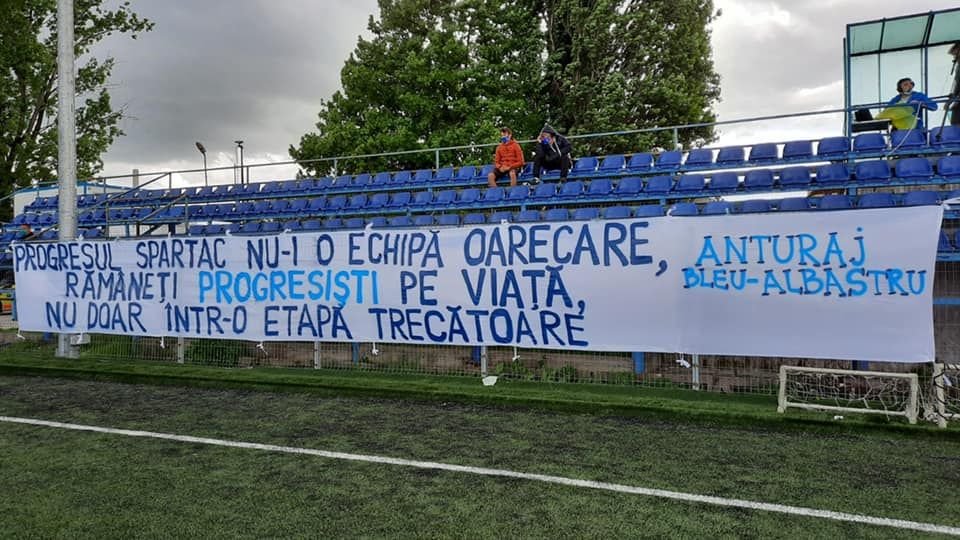 Steaua, eliminată de o echipă de elevi, studenți și curieri. 