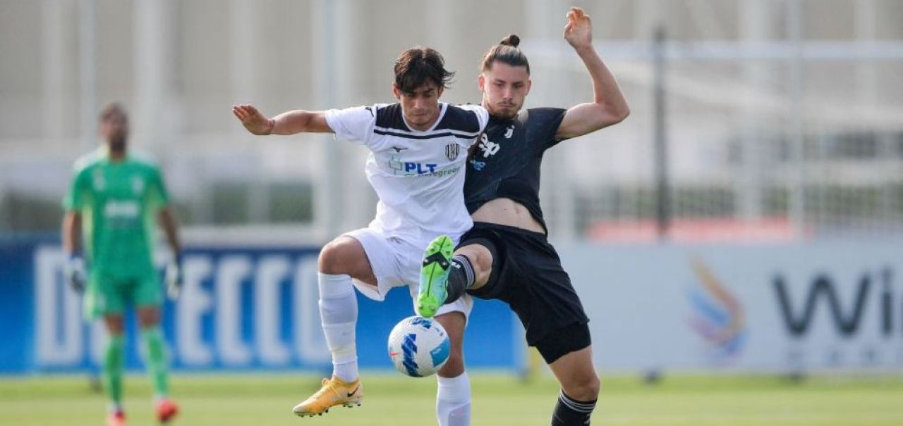 Cum a „explodat” cota lui Radu Drăgușin după ce a debutat la prima echipă a lui Juventus_3