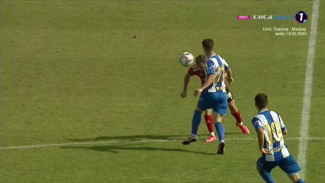 FOTO | Panică la Iași! Un jucător s-a prăbușit inert la pământ după un contact cu un adversar_9