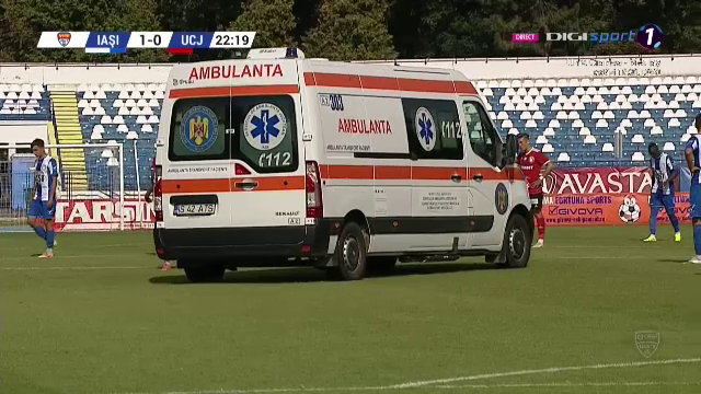 FOTO | Panică la Iași! Un jucător s-a prăbușit inert la pământ după un contact cu un adversar_13