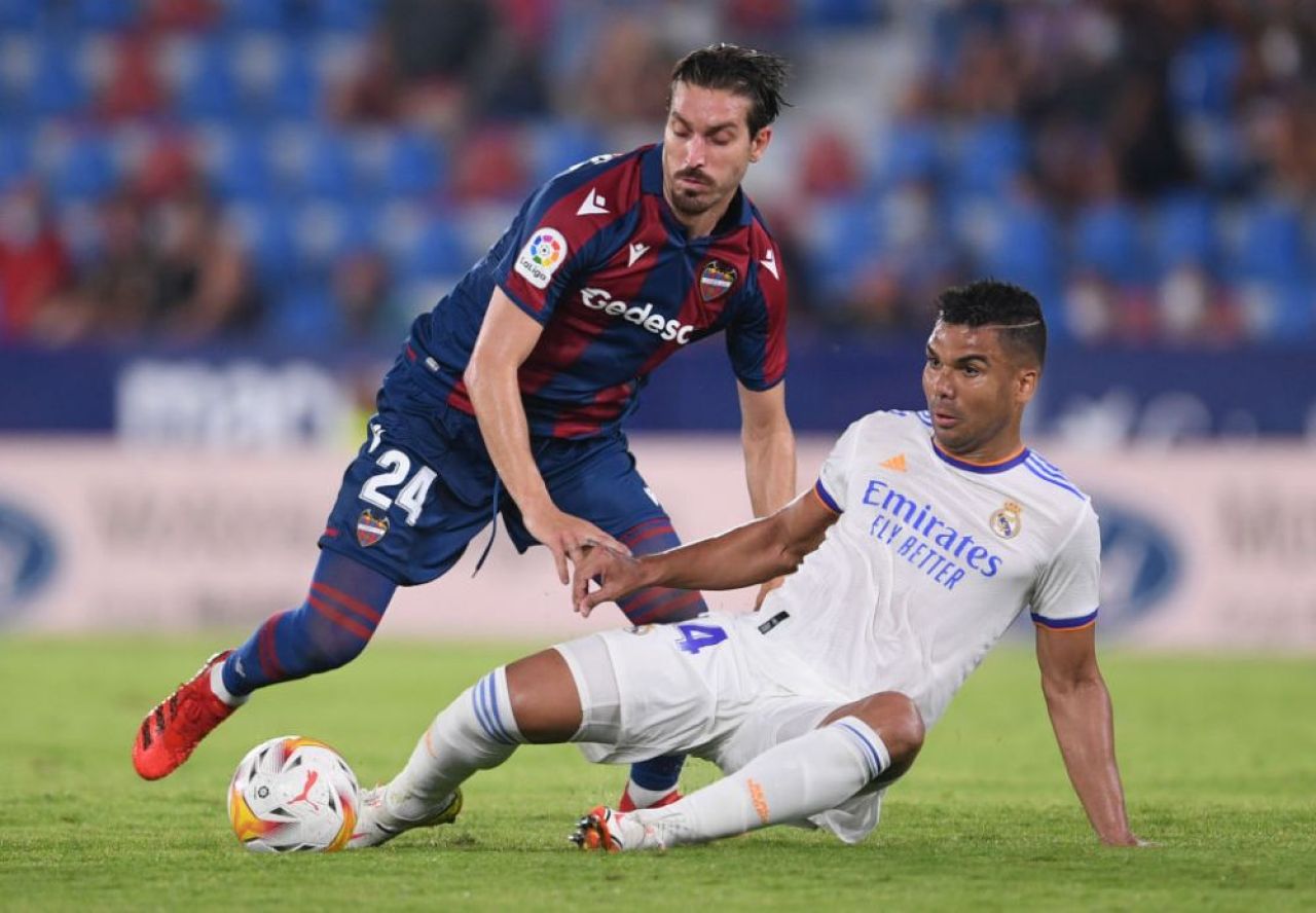 Blockbuster în La Liga! Levante - Real Madrid 3-3, gazdele au terminat meciul cu un fundaș în poartă. Vinicius,