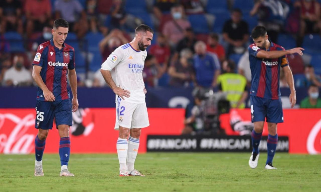 Blockbuster în La Liga! Levante - Real Madrid 3-3, gazdele au terminat meciul cu un fundaș în poartă. Vinicius,