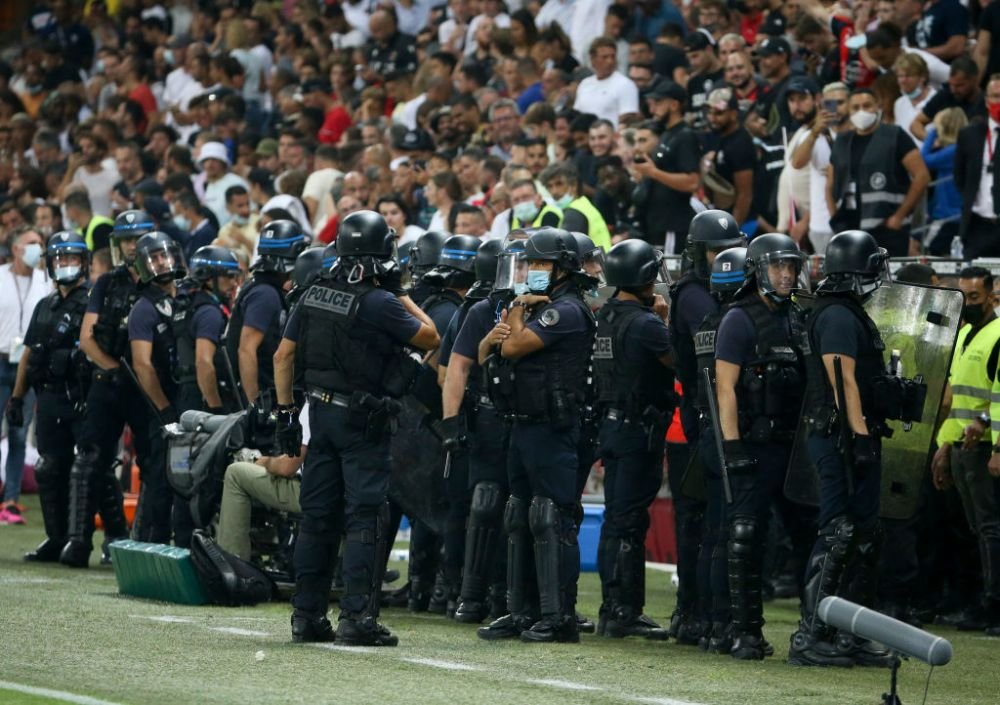 GALERIE FOTO Trei jucători de la Marseille, accidentați după incidentele de la Nice. Imagini incredibile din vestiar_9