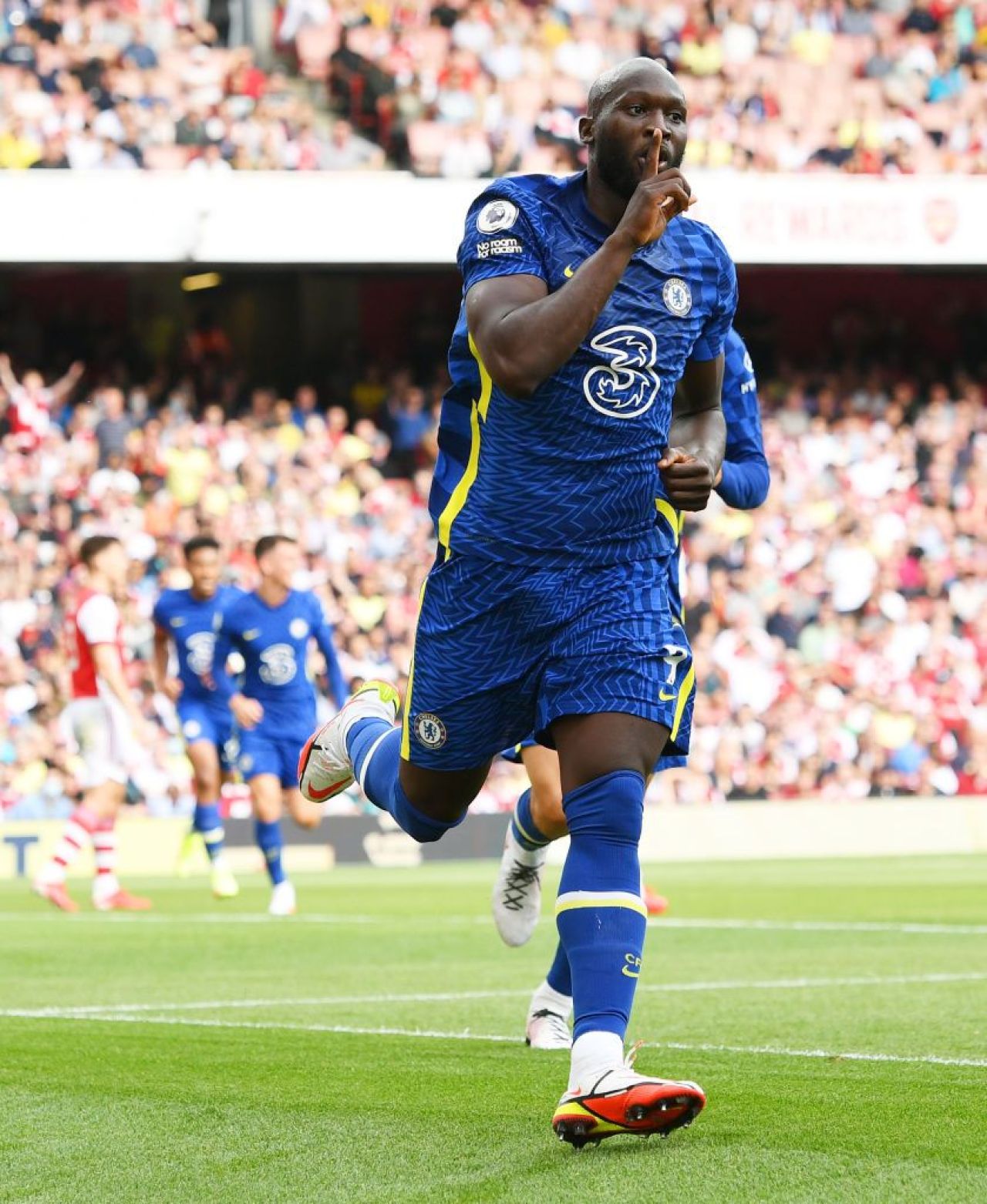 VIDEO Romelu Lukaku, omagiat de două legende de la Chelsea. Starul belgian a înscris în meciul de debut _6