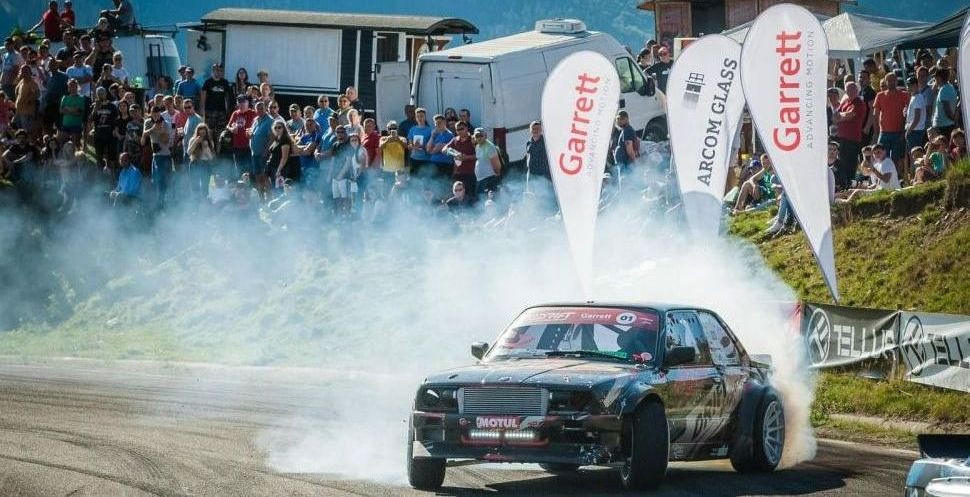 Românii participă la un eveniment gigantic de drift, s&acirc;mbătă, de la 21:00, pe PRO X