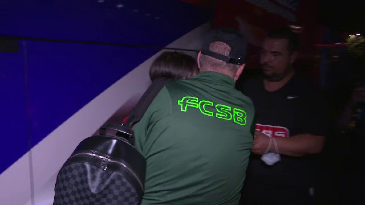 Imaginile nevăzute de la FCSB - Sepsi! Gest superb făcut de Iordănescu pentru un fan _2