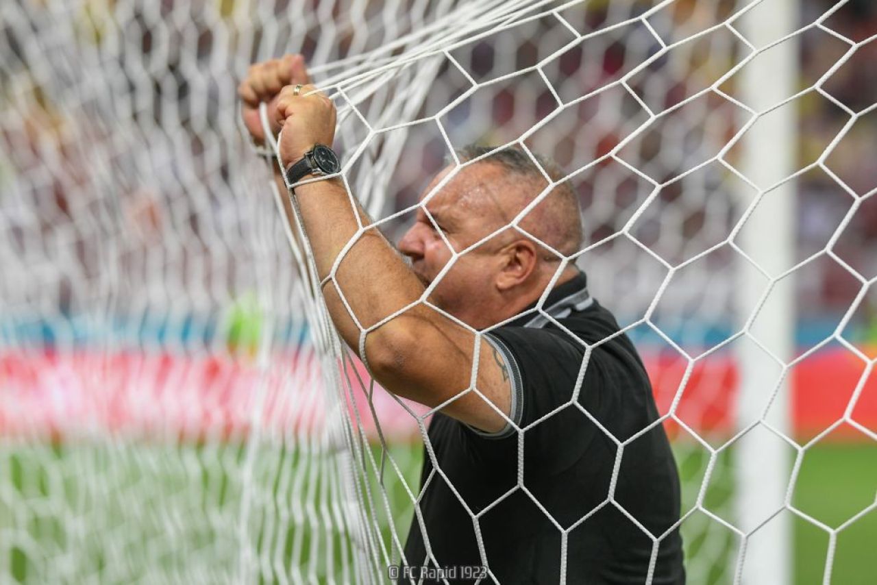 EXCLUSIV | Mihai Iosif, la bustul gol! Cum explică antrenorul Rapidului momentul de la Botoșani + O idee de marketing_6