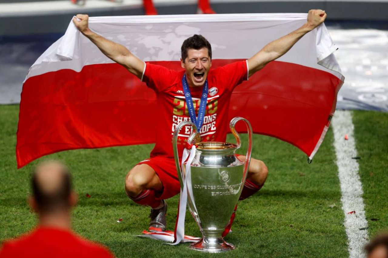 Robert Lewandowski, în locul lui Mbappe la PSG! Agentul polonezului a fost văzut în Paris_4