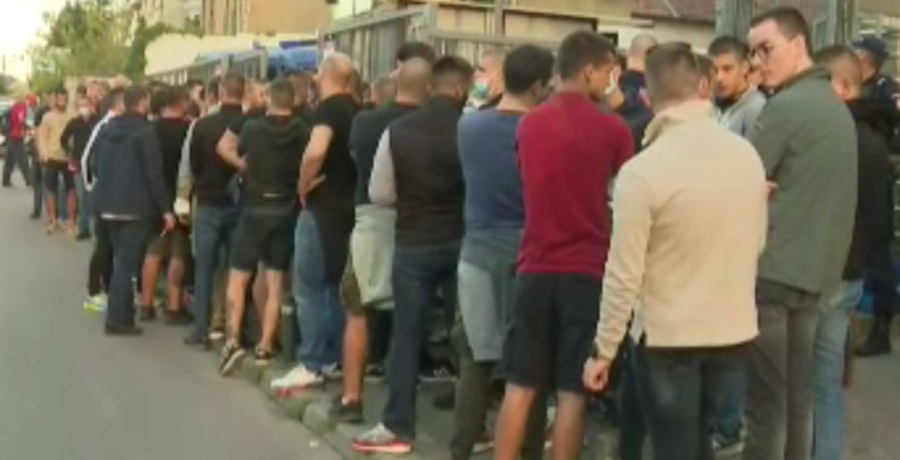 VIDEO | Suporterii Stelei Roșii nu se lasă! Au invadat Clujul, cu toate că nu le este permis accesul pe stadion _3
