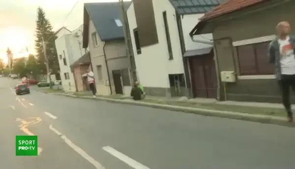 VIDEO | Suporterii Stelei Roșii nu se lasă! Au invadat Clujul, cu toate că nu le este permis accesul pe stadion