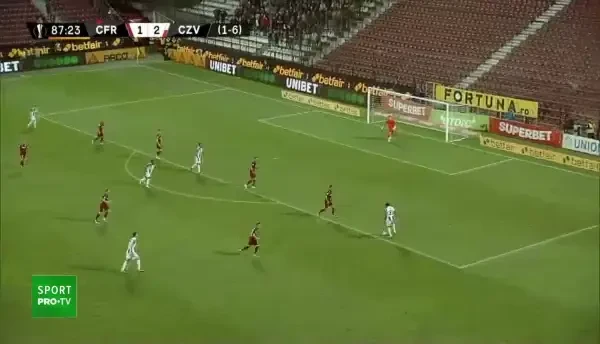 OCAZIE Steaua Roșie! Bălgrădean are o intervenție de senzație și &icirc;și salvează echipa de la &icirc;ncă un gol