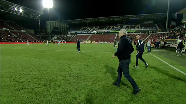 VIDEO | „Șumi, Șumi, lasă-ne!” a răsunat în Gruia! Suporterii lui CFR Cluj i-au cerut demisia lui Șumudică _2