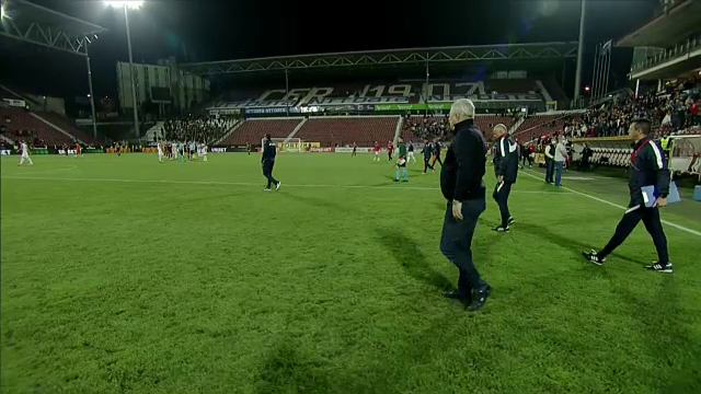 VIDEO | „Șumi, Șumi, lasă-ne!” a răsunat în Gruia! Suporterii lui CFR Cluj i-au cerut demisia lui Șumudică _3