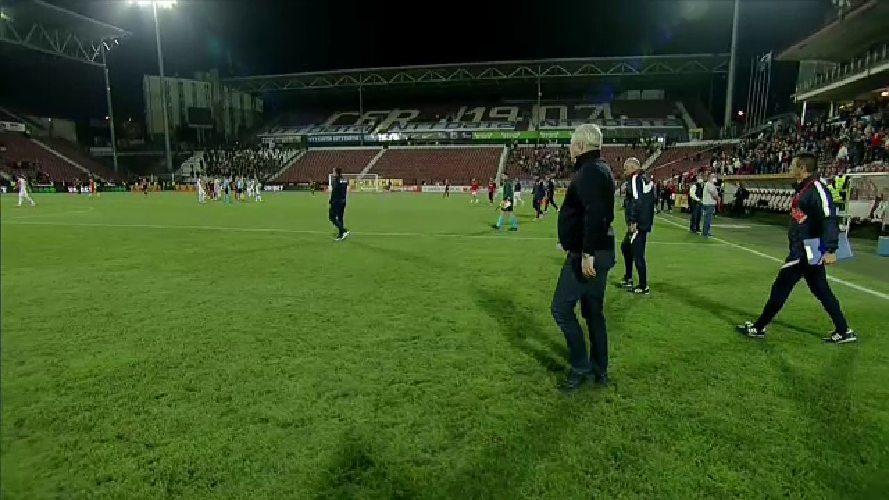VIDEO | „Șumi, Șumi, lasă-ne!” a răsunat în Gruia! Suporterii lui CFR Cluj i-au cerut demisia lui Șumudică _4