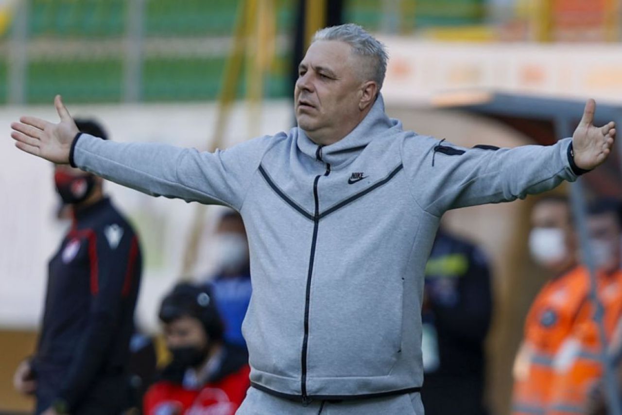 CFR, ”afaceri” pe minus când vine vorba de antrenori! Câți bani pierde după despărțirile de Șumudică și Iordănescu _3