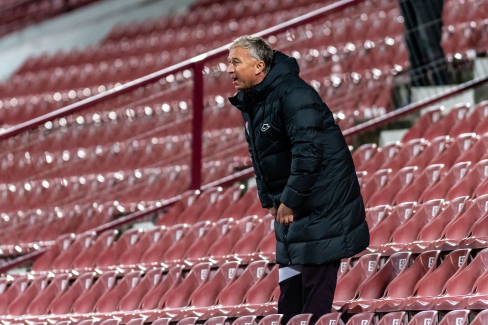 EXCLUSIV | Dan Petrescu este la Cluj! Antrenorul, surprins în timp ce discuta cu un responsabil al ardelenilor_5