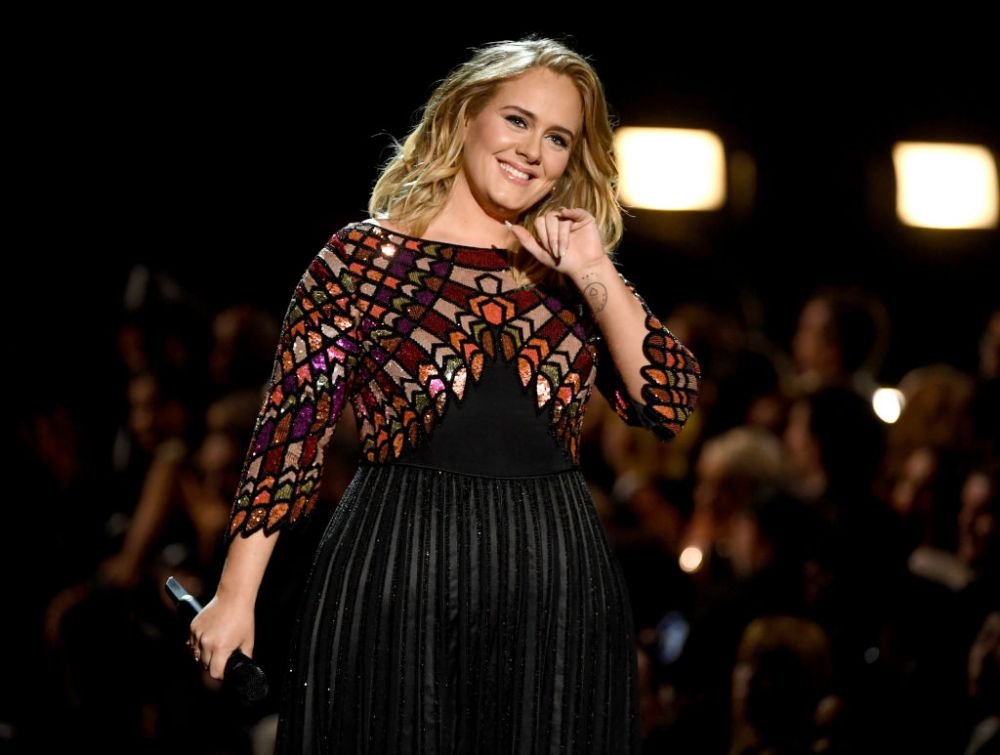 FOTO Adele, prezență spectaculoasă la petrecerea organizată de LeBron James. Cât de bine arată artista după ce a slăbit _9