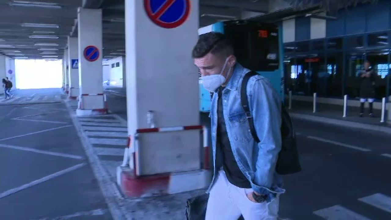FOTO Claudiu Keșeru a ajuns în România!_9