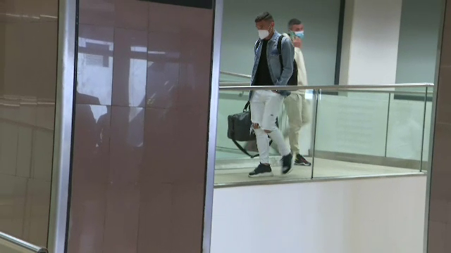 FOTO Claudiu Keșeru a ajuns în România!_11