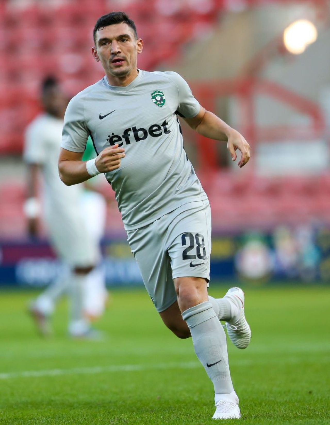 Claudiu Keșeru, prezentat ca un supererou de FCSB. Ce salariu va avea la gruparea roș-albastră _3