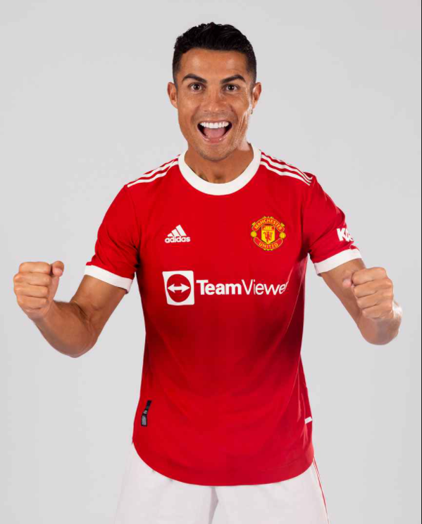 Au apărut cele mai așteptate imagini de către fanii lui United! Bestia Ronaldo, primele poze &icirc;n tricoul &bdquo;diavolilor roșii!