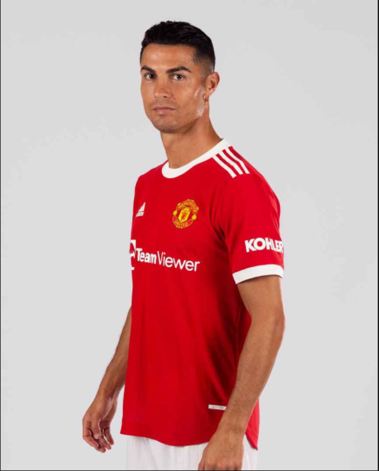 Au apărut cele mai așteptate imagini de către fanii lui United! 'Bestia' Ronaldo, primele poze în tricoul „diavolilor roșii!_4