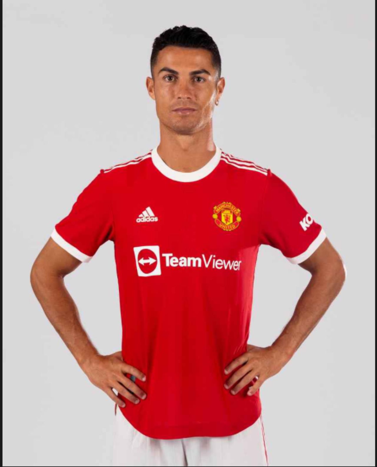 Au apărut cele mai așteptate imagini de către fanii lui United! 'Bestia' Ronaldo, primele poze în tricoul „diavolilor roșii!_5